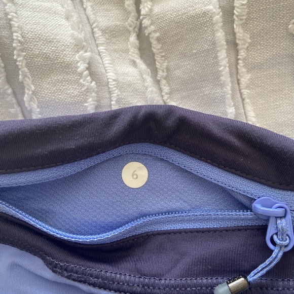 Lululemon crop leggings - Picture 3 of 3